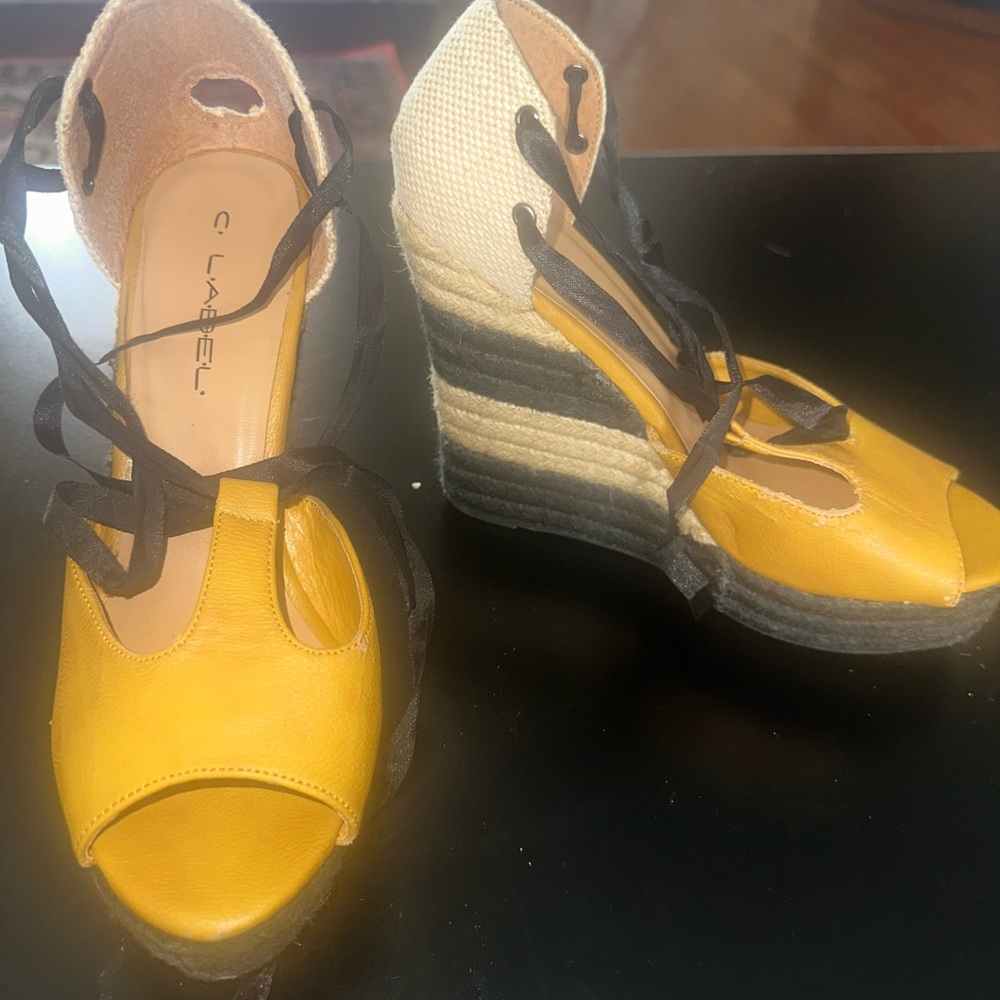 C Label Yellow and Black Stylish Wedges